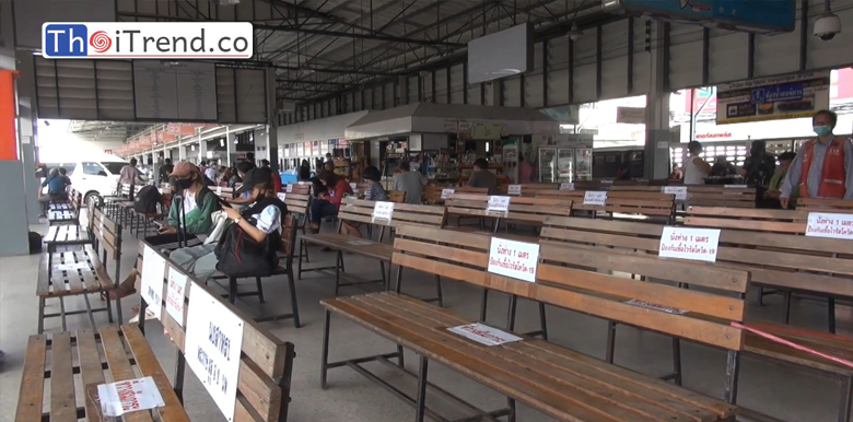 สถานีขนส่งหาดใหญ่คึกคักโดยสารสารประจำทางเริ่มกลับมาให้บริการทุกเส้นทางแล้วโดยเฉพาะเส้นทางกรุงเทพฯซึ่งทางบขส.เริ่มเปิดเดินรถเส้นทางภาคใต้ในวันนี้