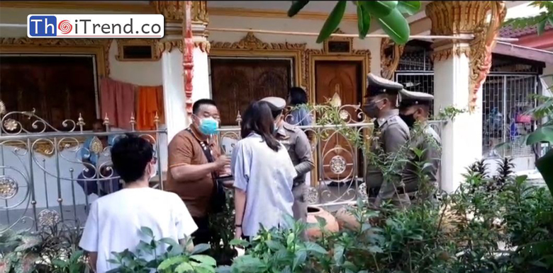 บริเวณด้านหน้ากุฏิพระวัดรวกสุทธาราม