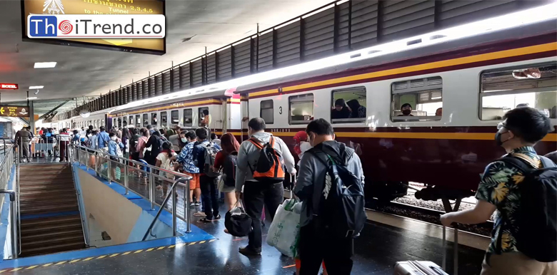 สถานีรถไฟชุมทางหาดใหญ่คึกคักประชาชนเดินทางกลับภูมิลำเนาและกลับจากท่องเที่ยวในช่วงวันหยุดยาว