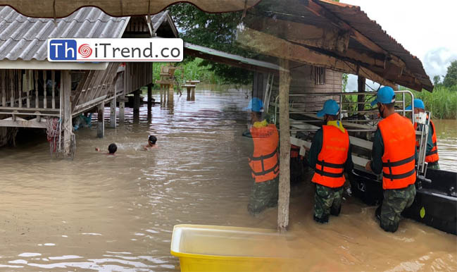 กาญจนบุรี ฝนตกถล่มน้ำท่วมขังถนนหลายสายคอสะพานขาดพื้นที่อำเภอห้วยกระเจากับอำเภอบ่อพลอย จนท. เร่งเข้าช่วยเหลือ